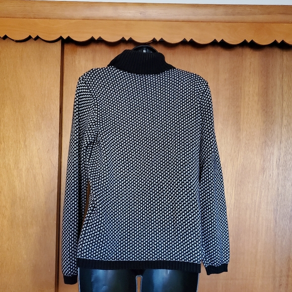 NWT Karen scott jersey Turtleneck (S) - Picture 3 of 5